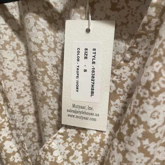 New cropped puff sleeves floral top - Picture 4 of 4